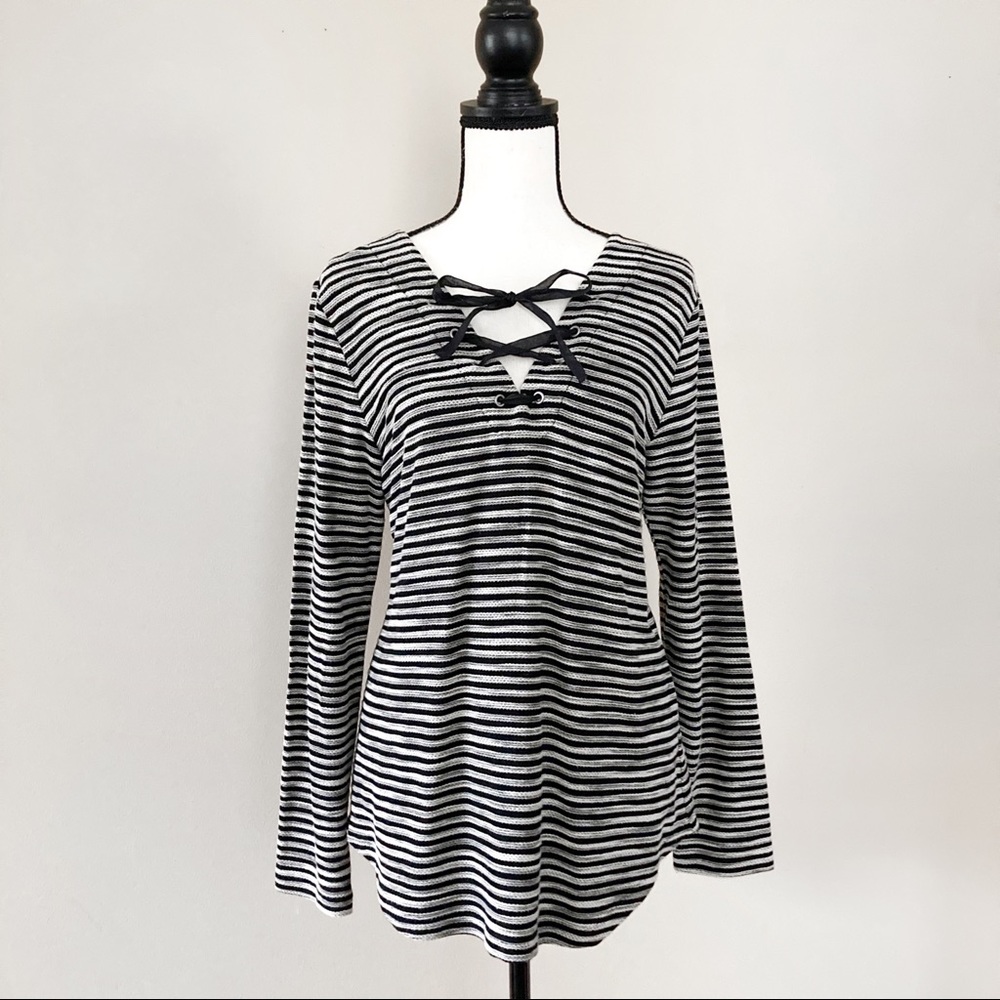 St. John’s Bay active top v-neck medium